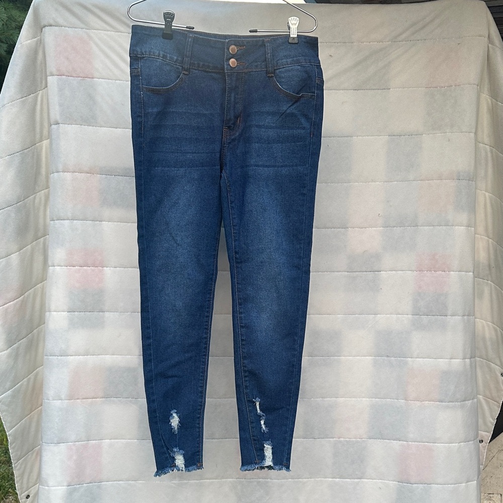 Stylish Blue Distressed Women's Jeans